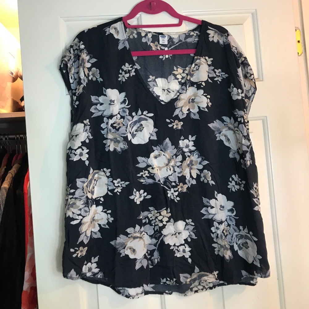 Old Navy floral tee